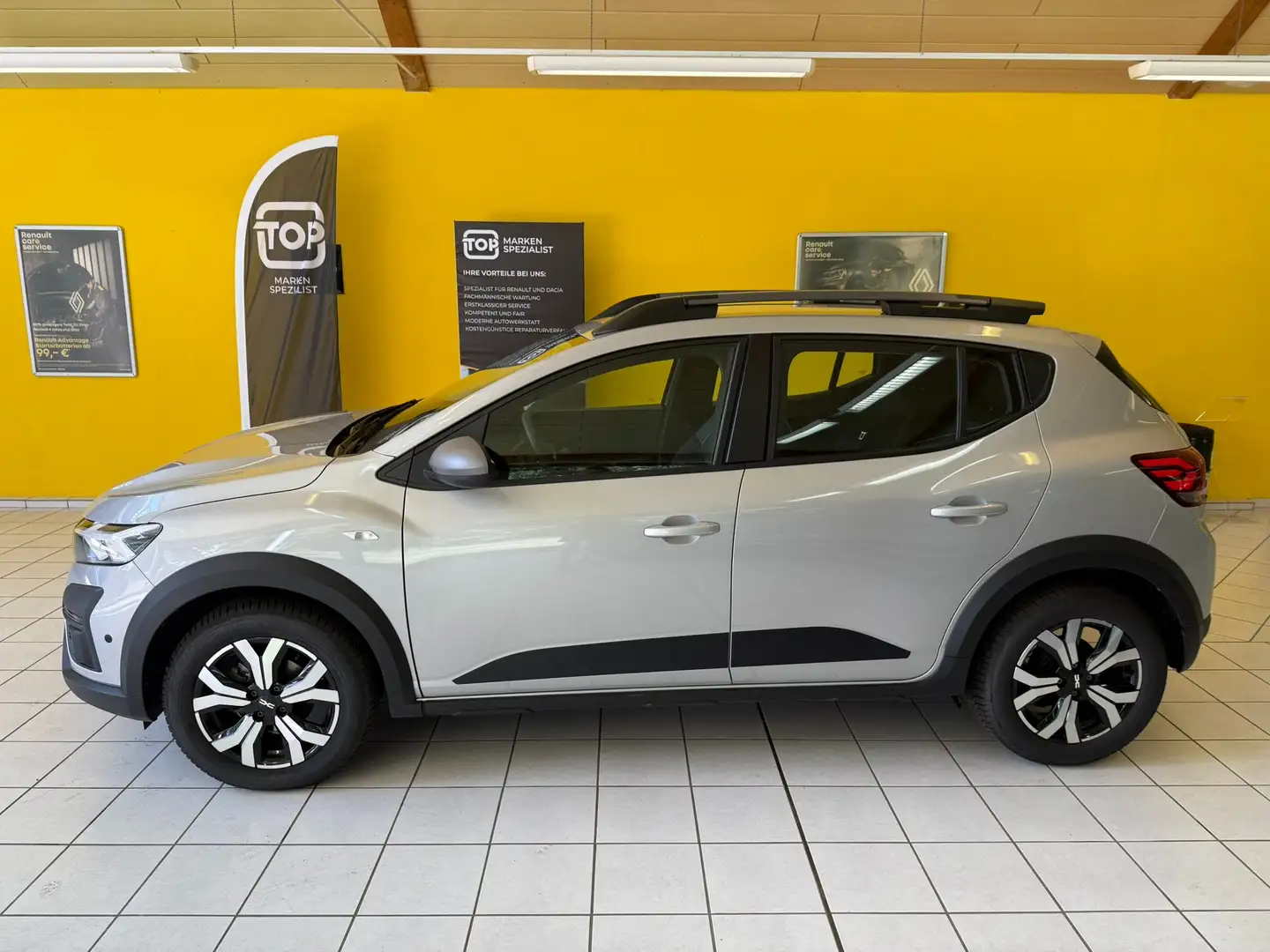 Dacia Sandero Stepway Expression+ TCe100 LPG, LED, Ganzj., PDC Gris - 2