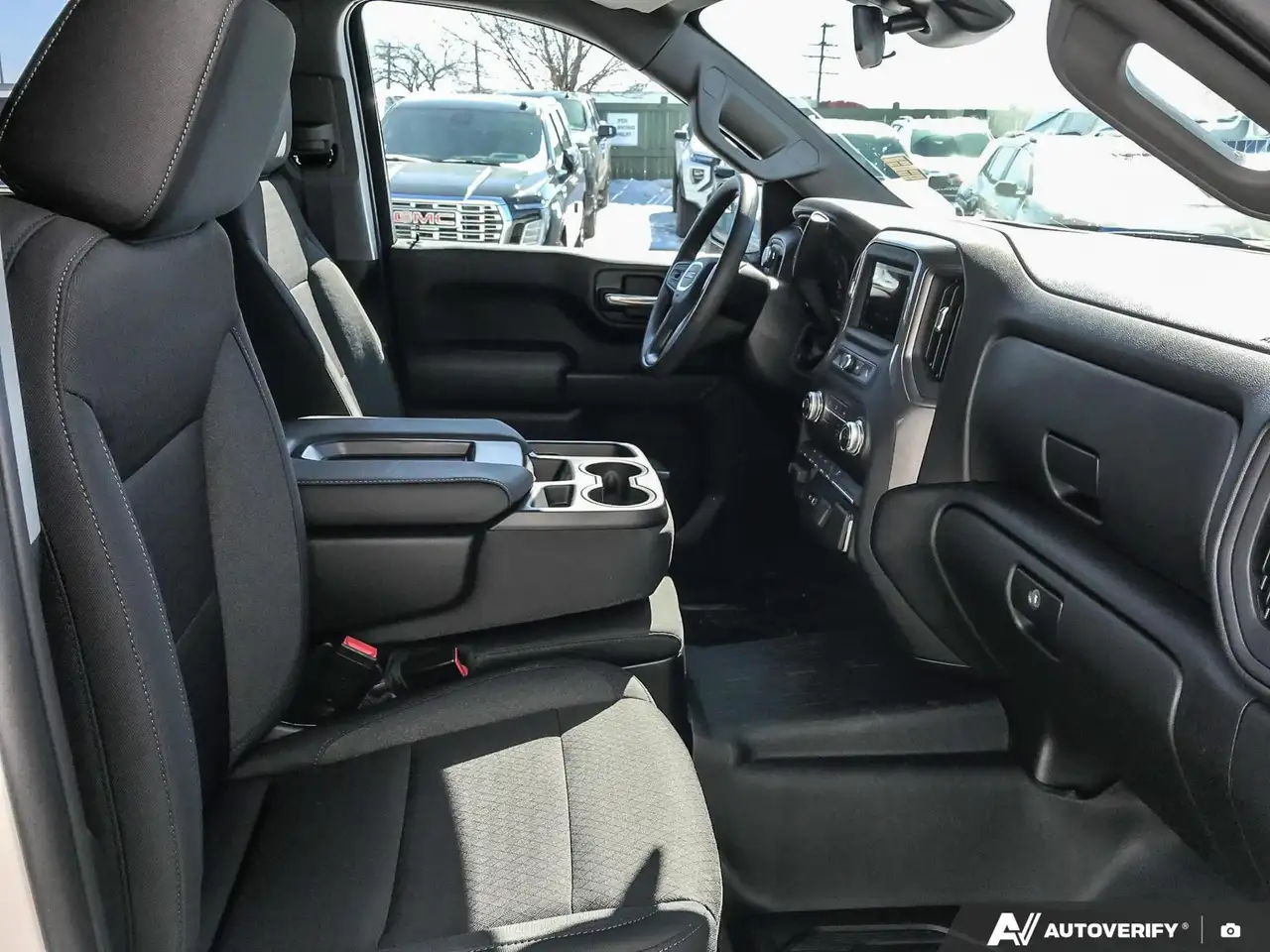 GMC Sierra 1500 снимка GMC Sierra 1500
