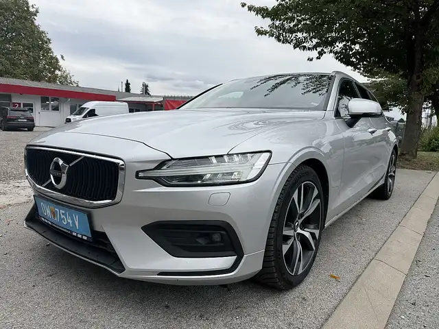 Volvo V60 T5 AWD Momentum Pro (EURO 6d-TEMP)(OPF)