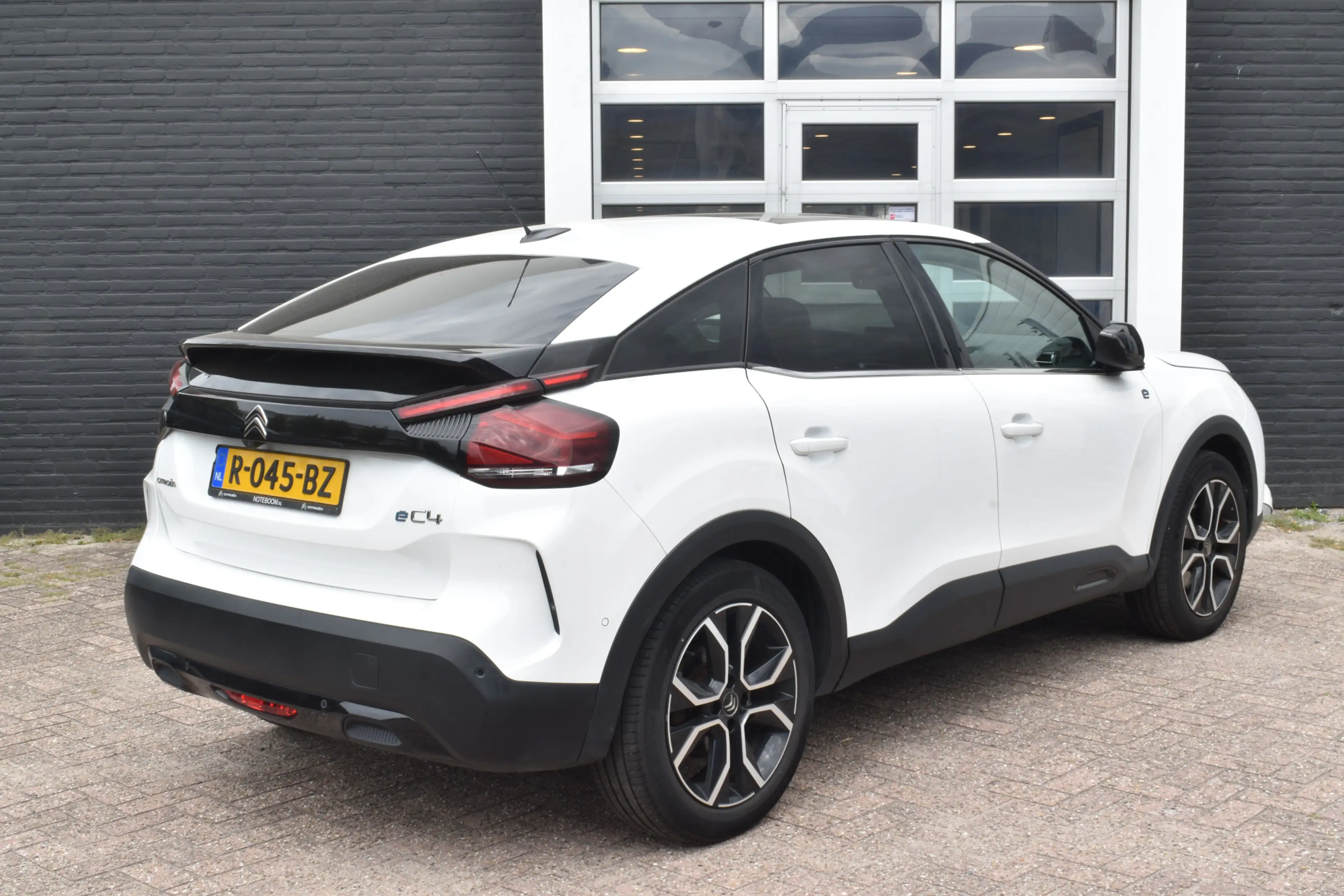 Citroen E-C4 Electric Shine 50 kWh Panoramadak | Leder | Massagestoelen — photo 3