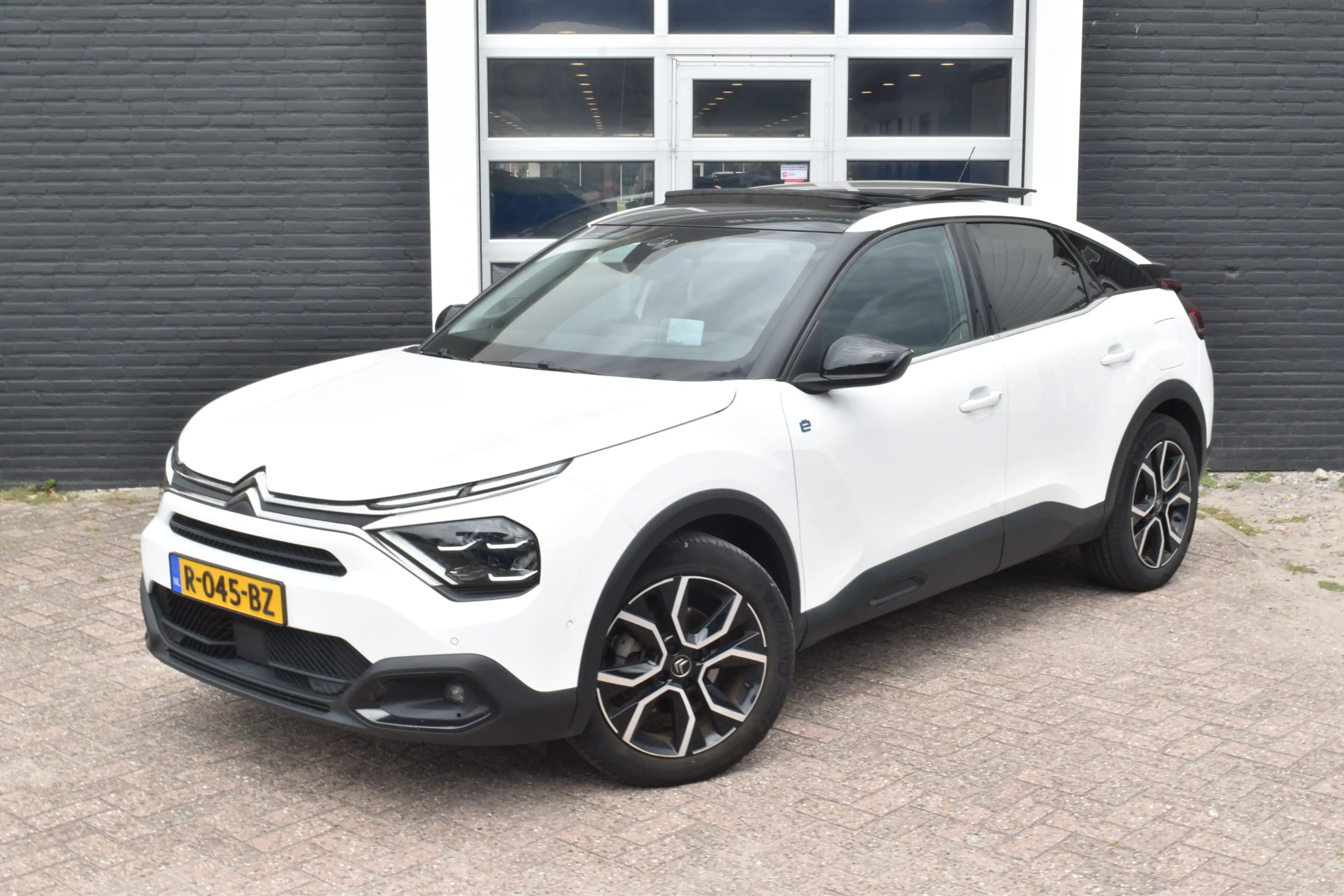 Citroen E-C4 Electric Shine 50 kWh Panoramadak | Leder | Massagestoelen — photo 7