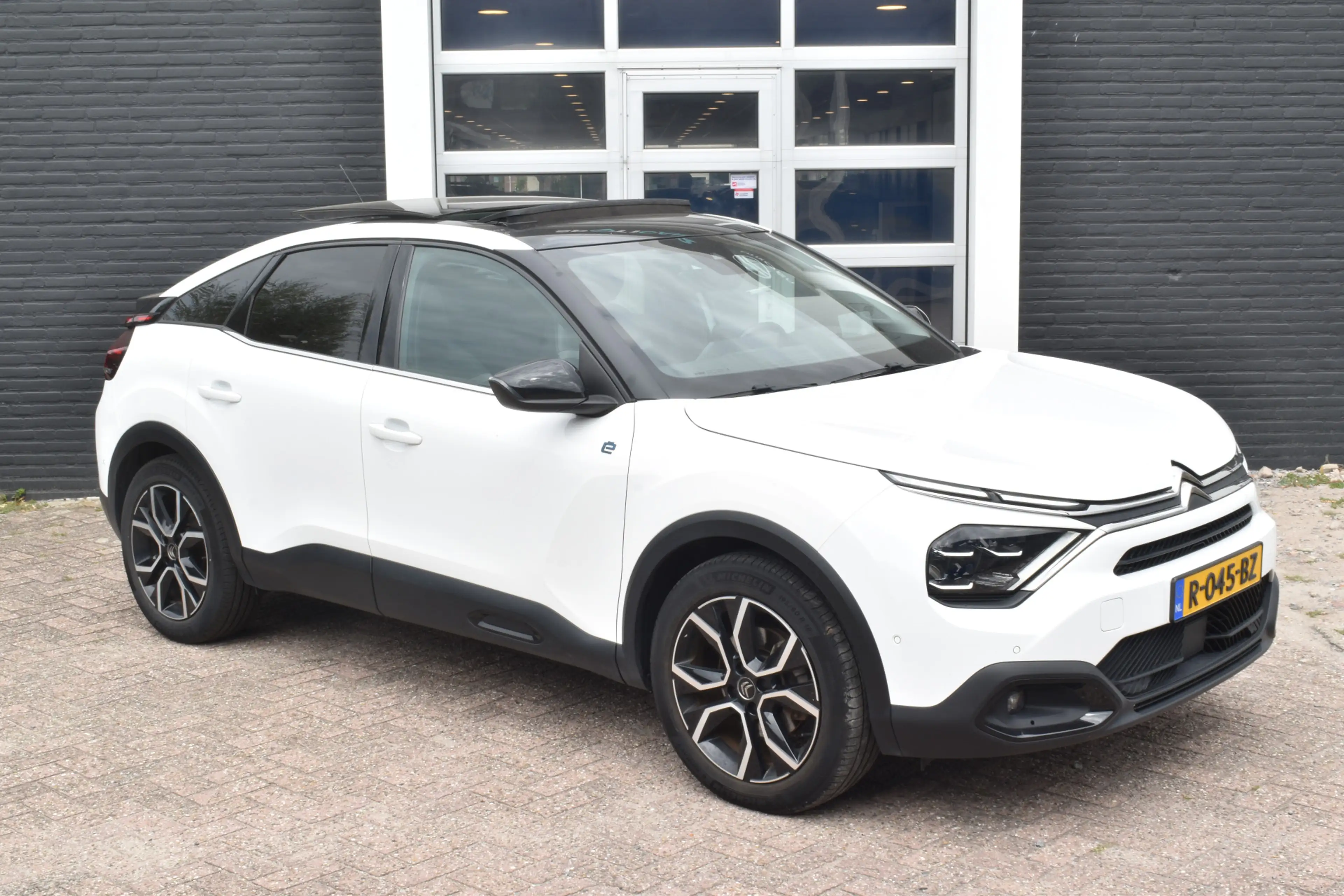 Citroen E-C4 Electric Shine 50 kWh Panoramadak | Leder | Massagestoelen — photo 10