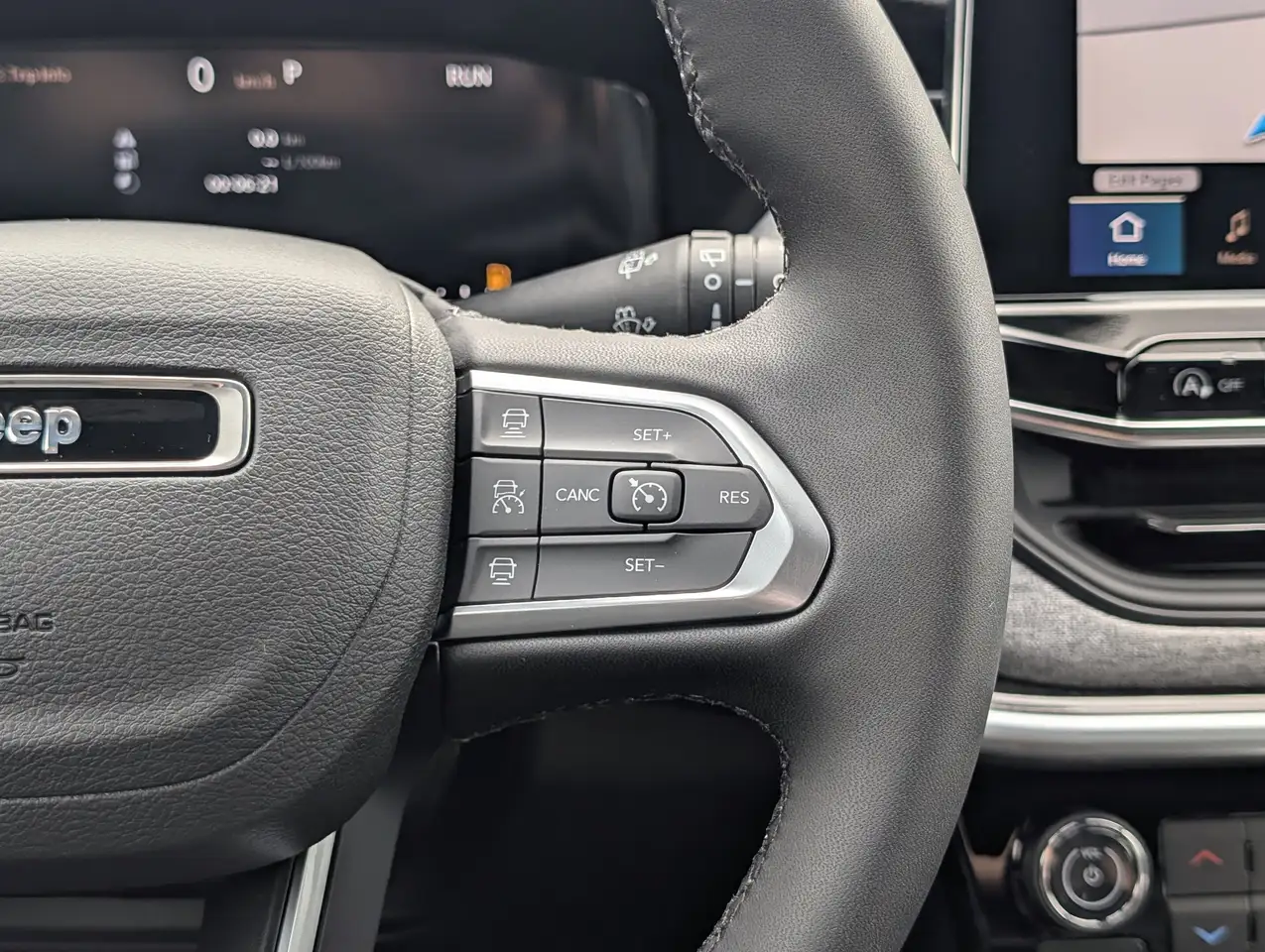 Jeep Compass photo Jeep Compass