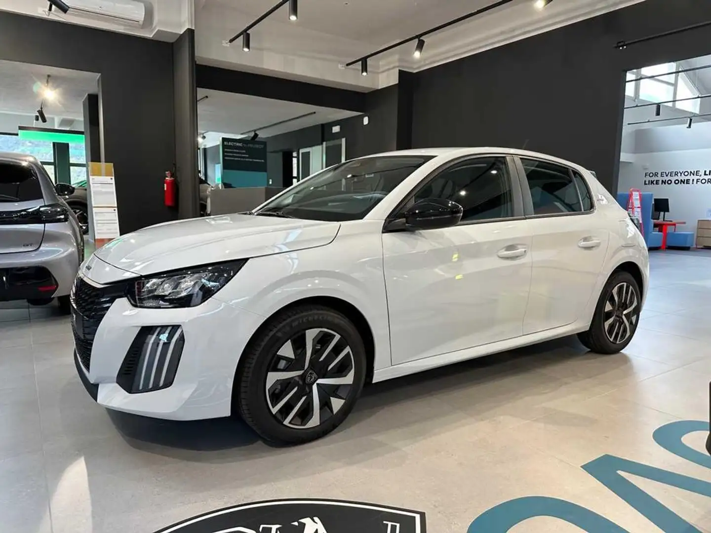 Peugeot 208 1.2 puretech Style s&s 100cv Wit - 2