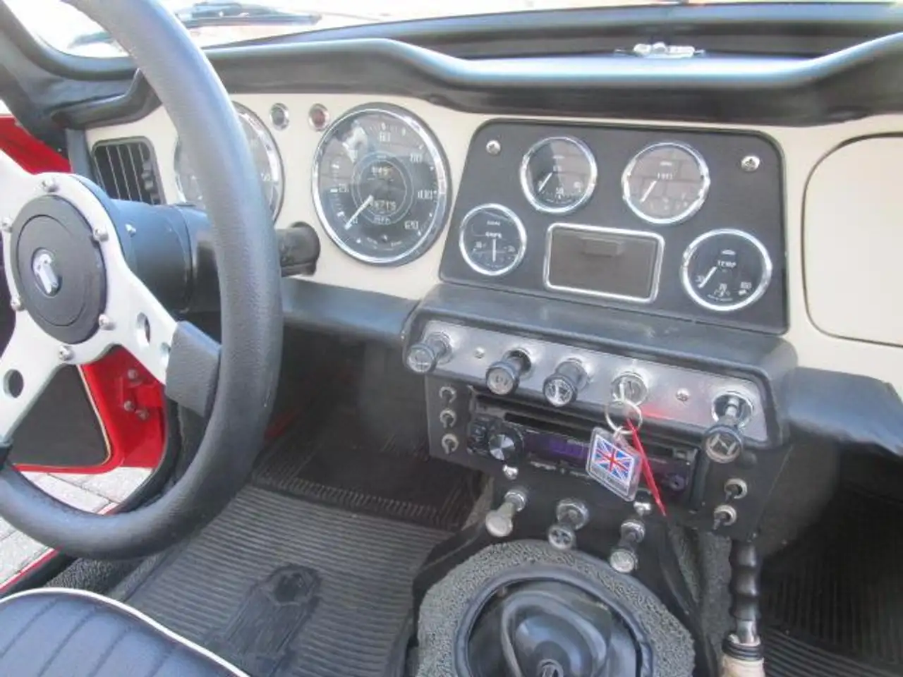 Triumph TR4 Body off gerestaureerd in nieuw staat., foto 9