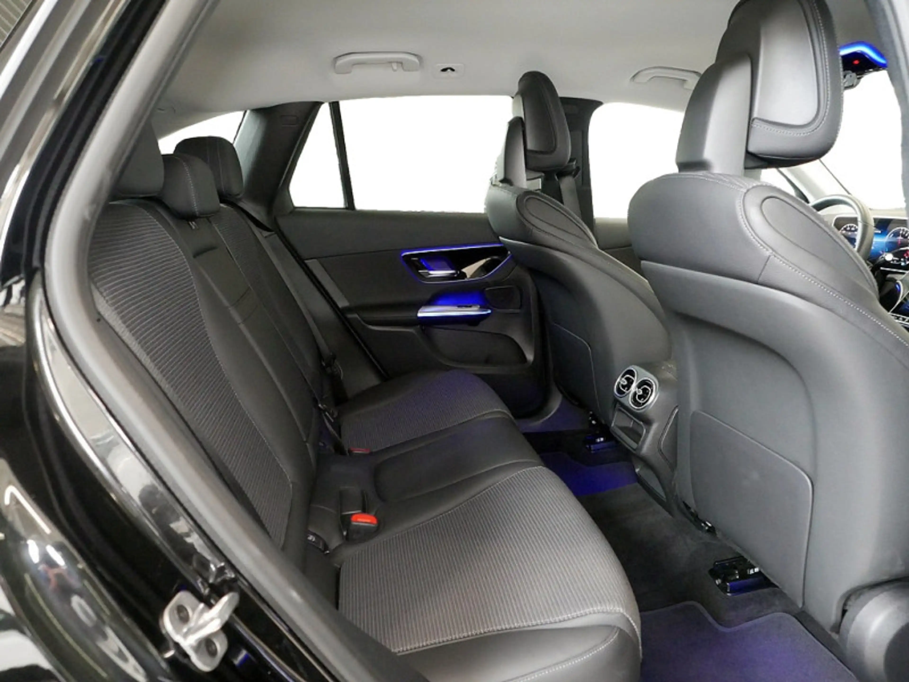 Mercedes-Benz GLC 300 e 4M , AVANTGARDE MEMO AHK DISTR KAMERA — photo 9