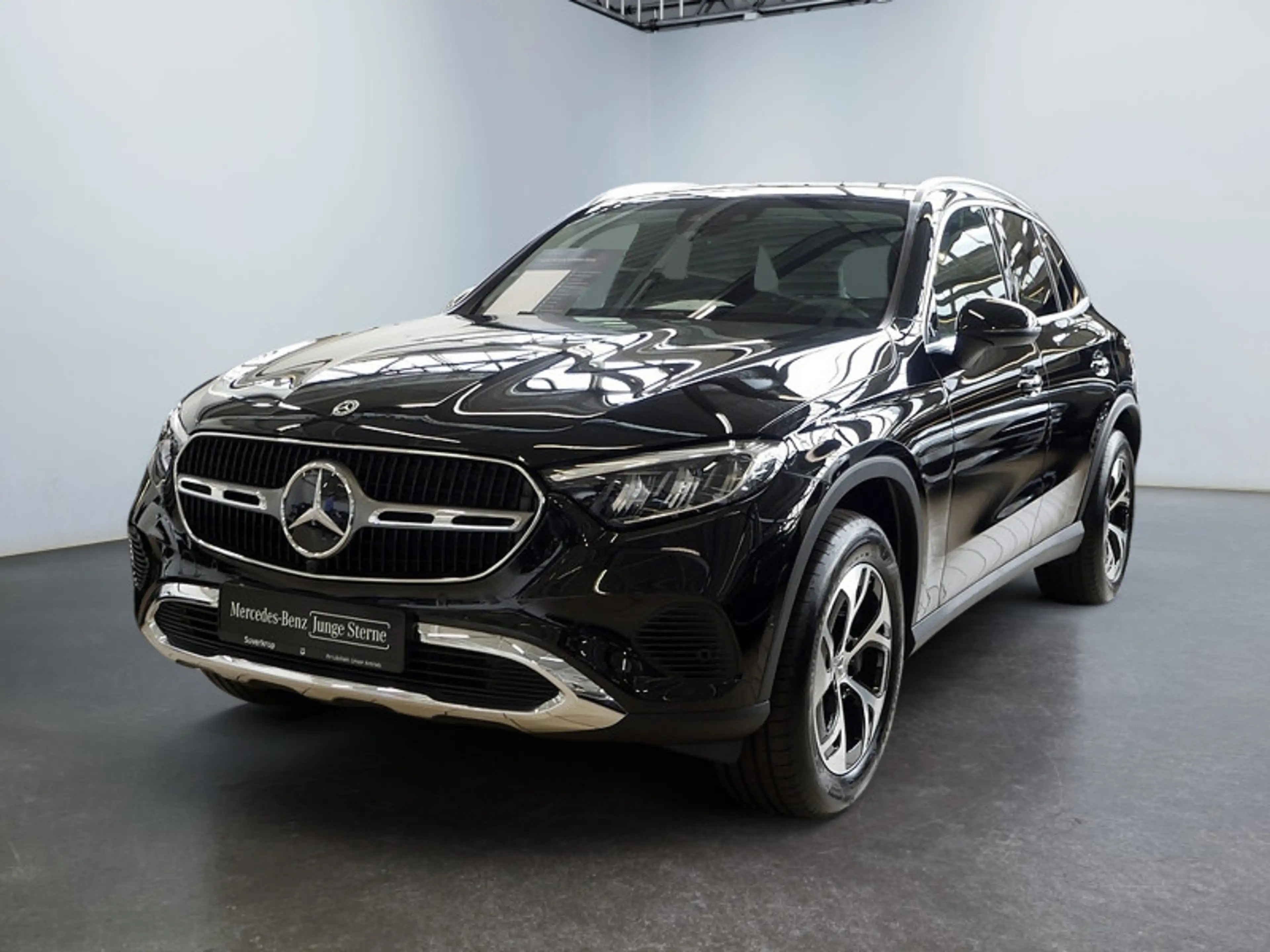 Mercedes-Benz GLC 300 e 4M , AVANTGARDE MEMO AHK DISTR KAMERA — photo 2