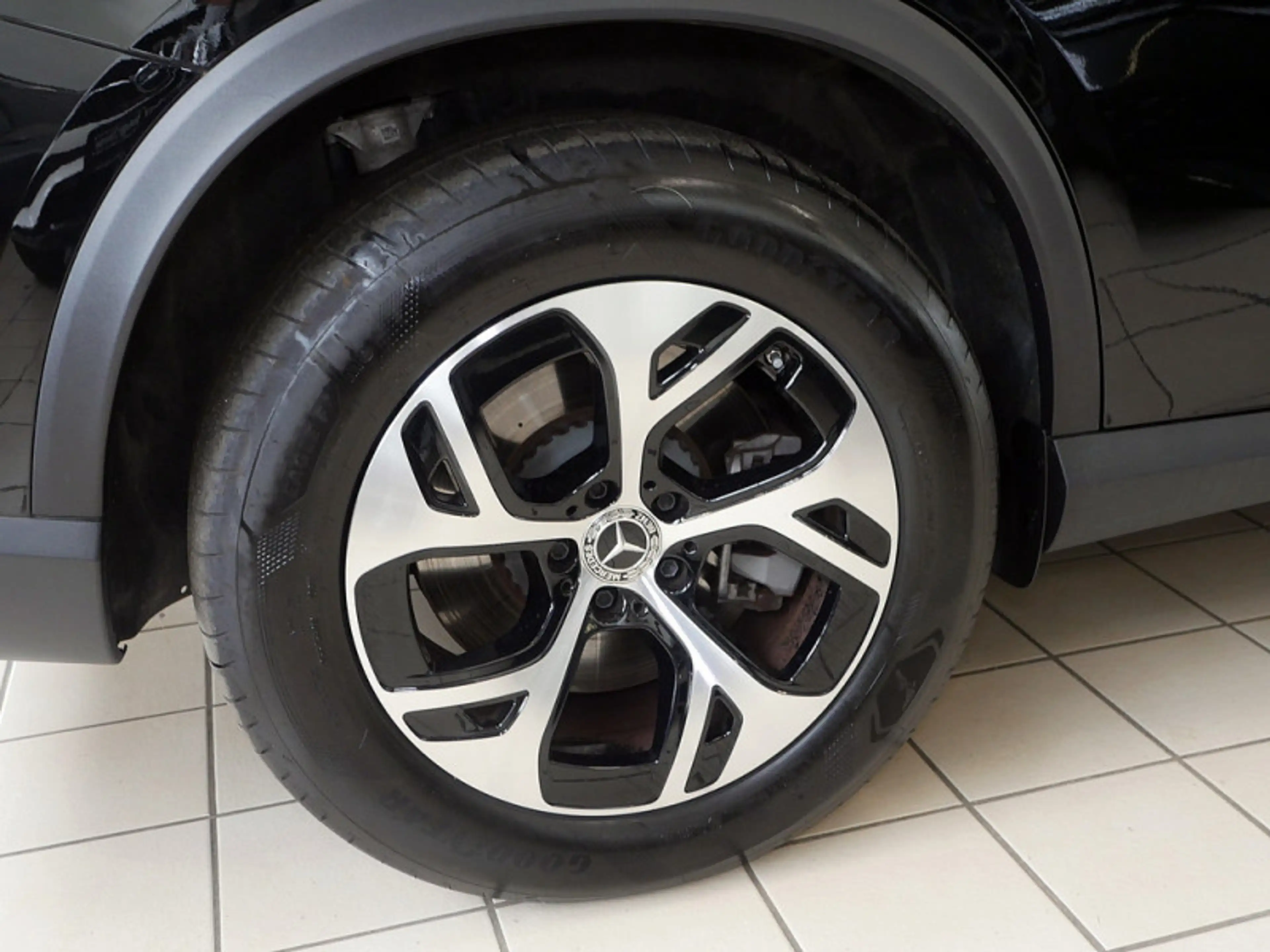 Mercedes-Benz GLC 300 e 4M , AVANTGARDE MEMO AHK DISTR KAMERA — photo 11