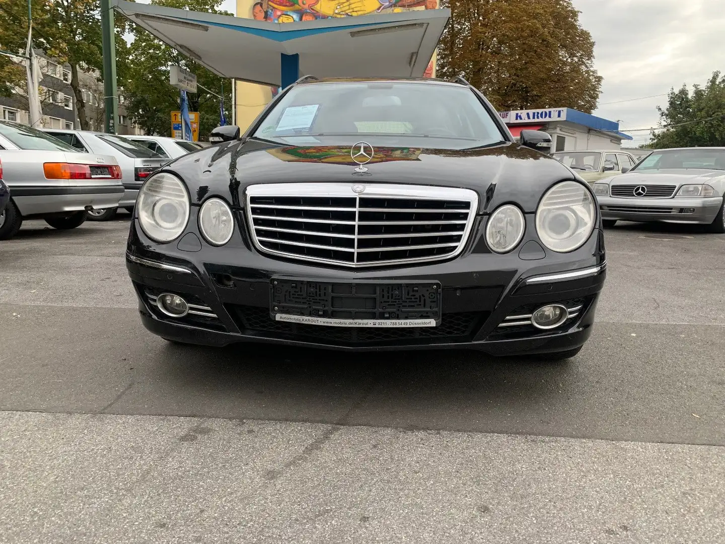 Mercedes-Benz E 320 T CDIAvantgarde.Automatik Navi Leder.Schieb Černá - 1