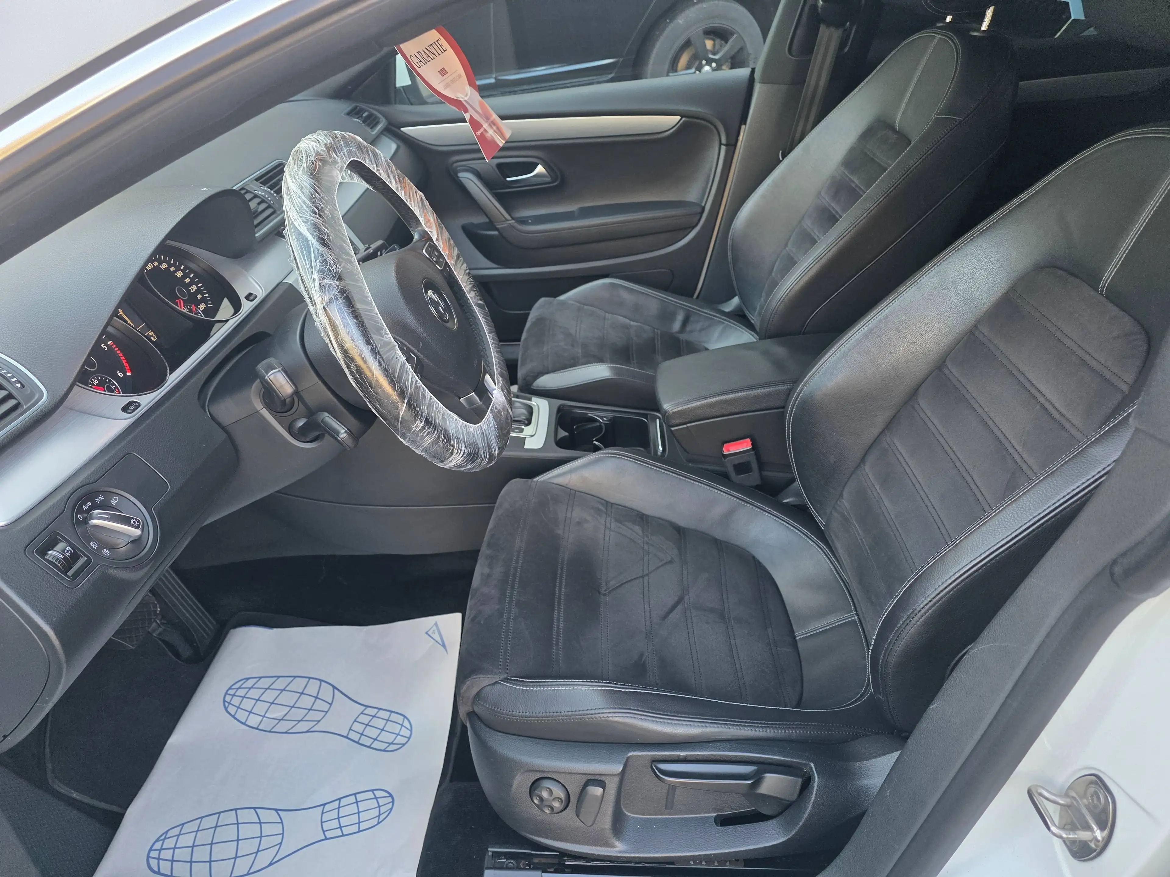 Volkswagen CC 2.0TDI DSG BMT /Alcantara/Bi Xenon/Top + Service/Tuv neu & 1J.Garantie — photo 11