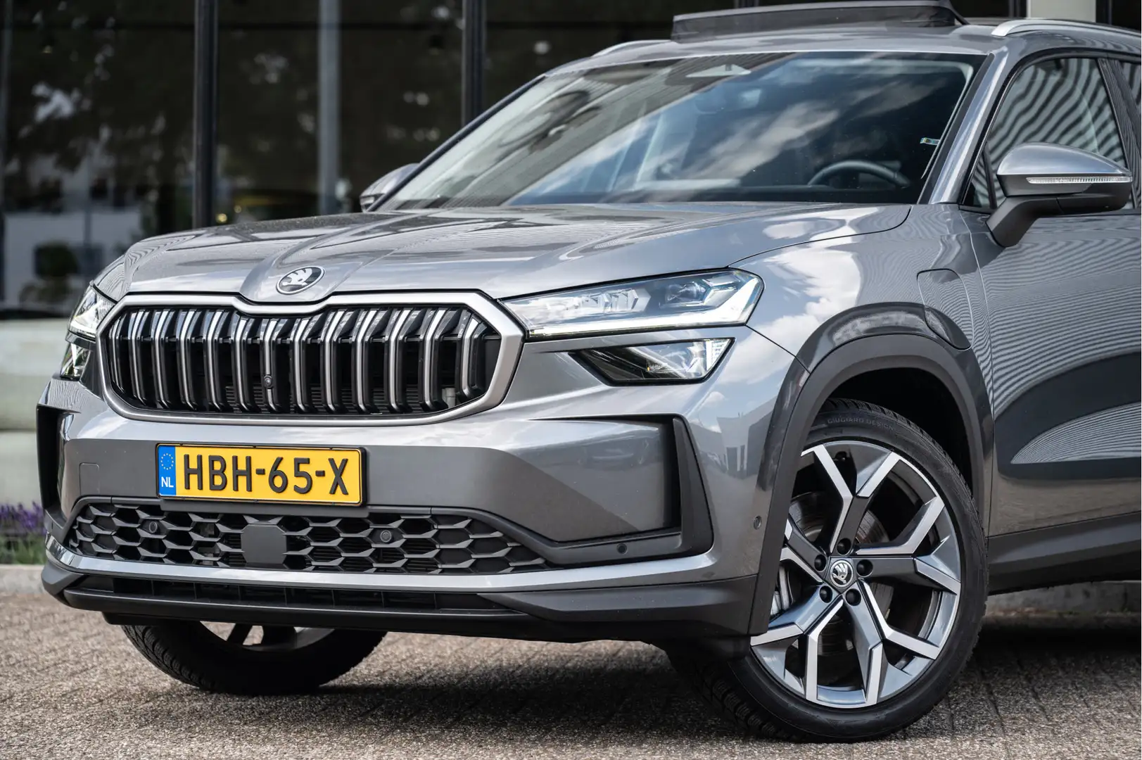 Skoda Kodiaq 1.5 TSI PHEV Business Edition | Pano | HUD | Leder Grijs - 2