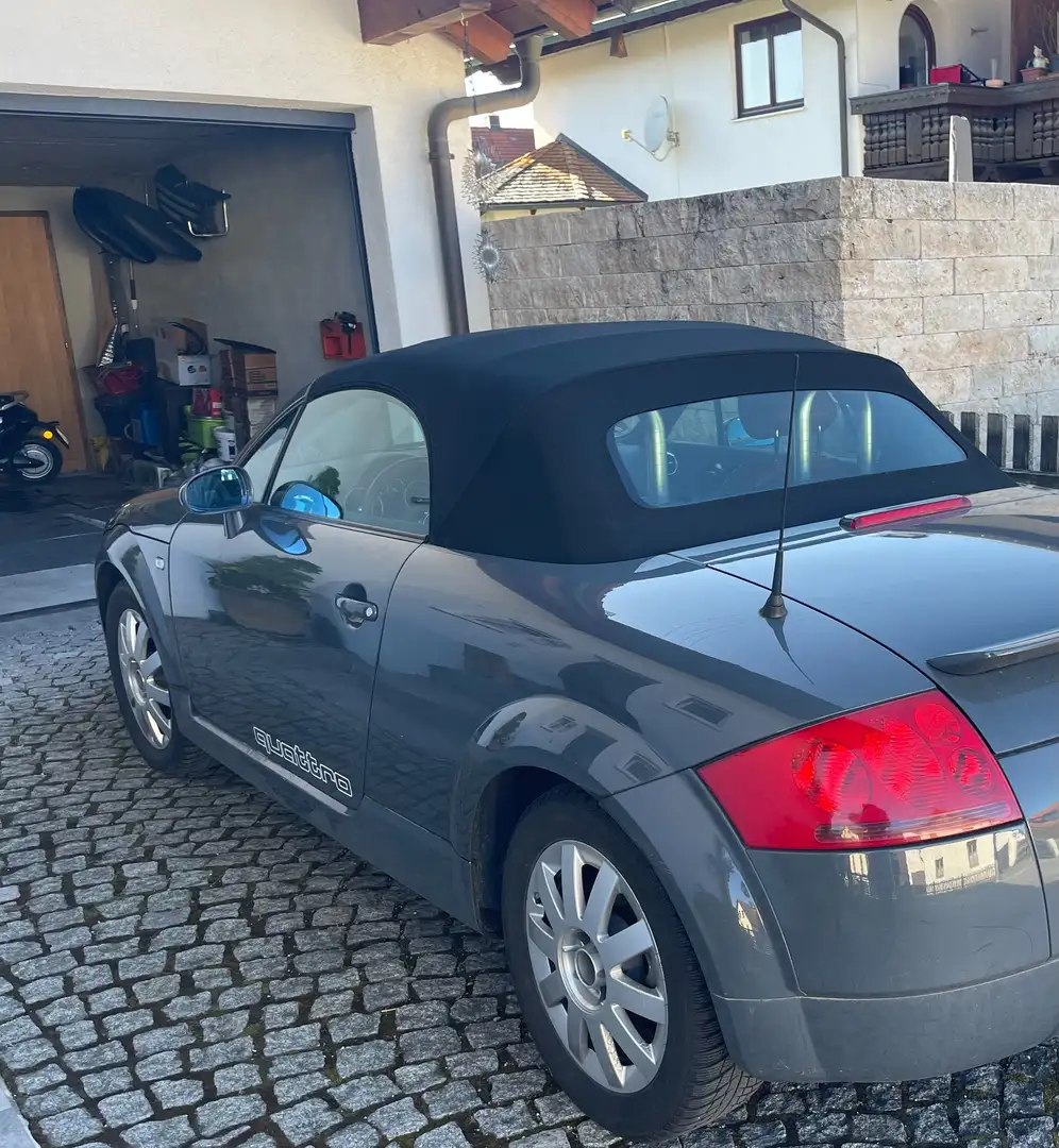 Audi Cabriolet TT Quatro Gri - 2