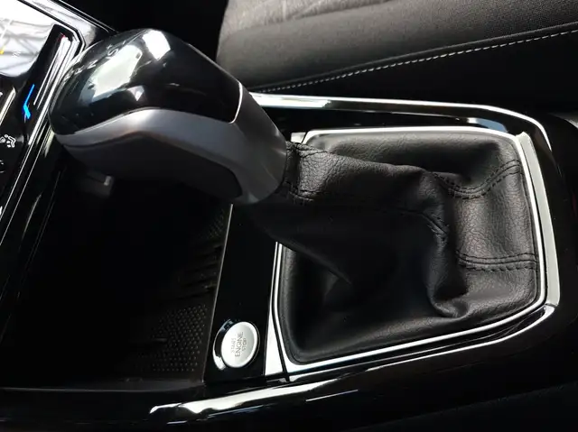 Volkswagen T-Cross view 11
