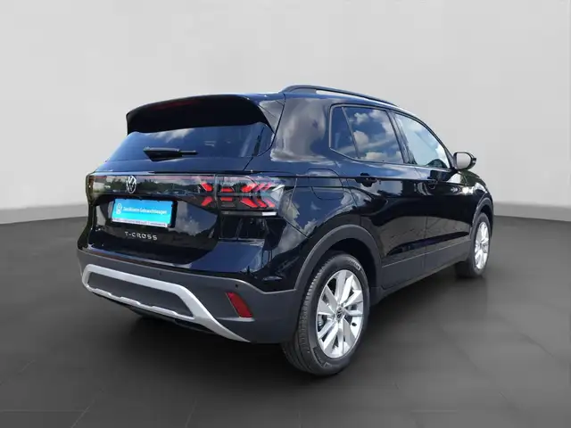 Volkswagen T-Cross view 3
