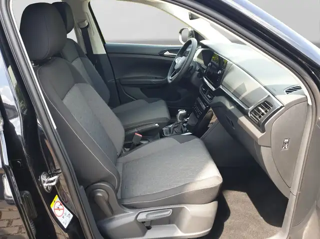 Volkswagen T-Cross view 4