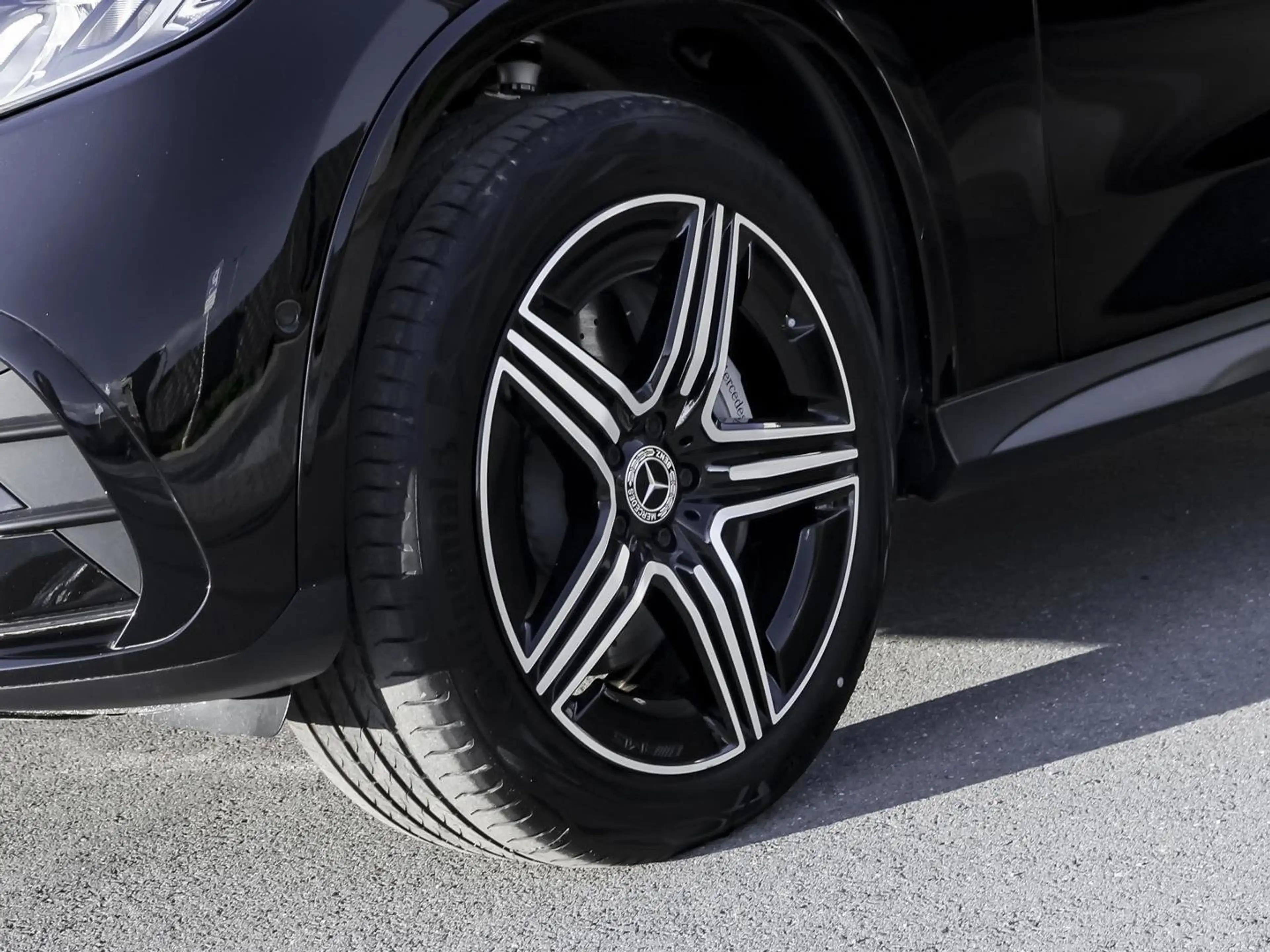 Mercedes-Benz GLC 220 d 4M AMG 20" Panorama 360° Distronic AHK — photo 9