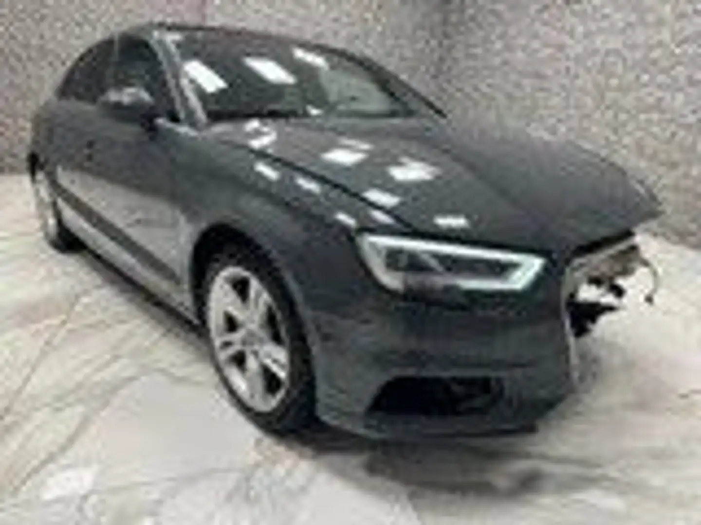 Audi A3 Limousine sport Grau - 1