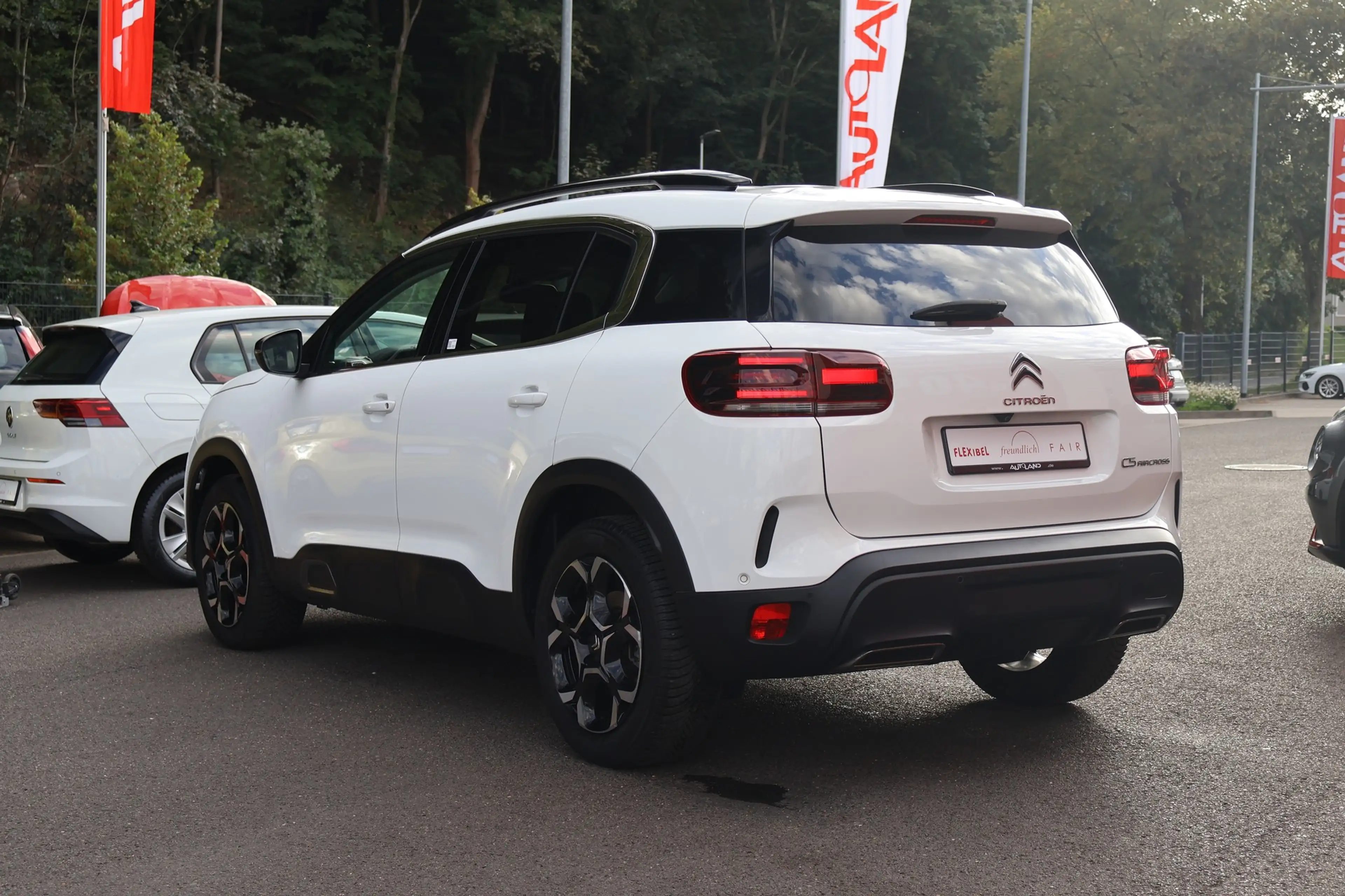 Citroen C5 Aircross 1.2 e-THP Shine Pack LED Navi ACC — photo 3
