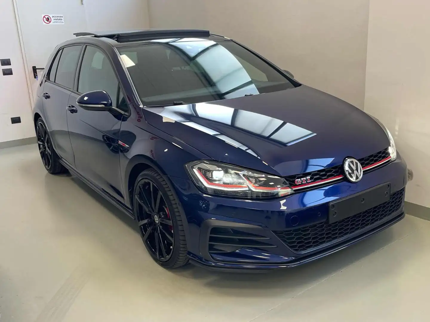 Volkswagen Golf GTI 7.5 2.0 DSG 245CV Tetto 19" Navi Telec. Grigio - 1