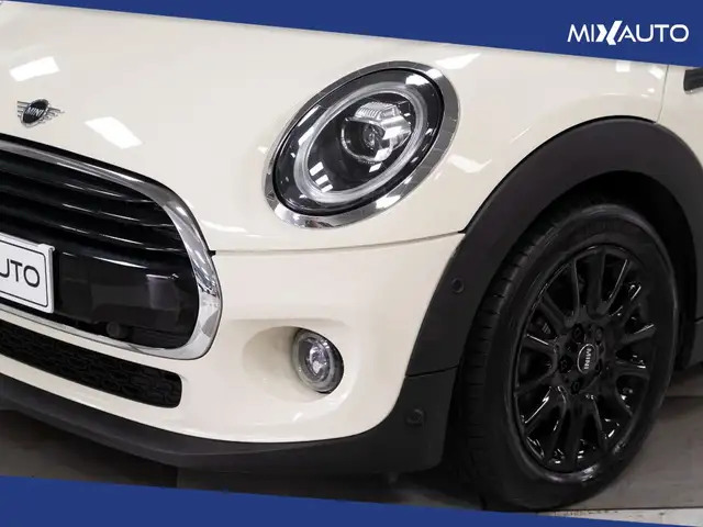 Mini Hatch view 9