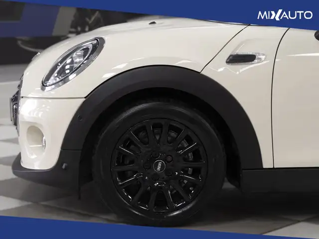 Mini Hatch view 8