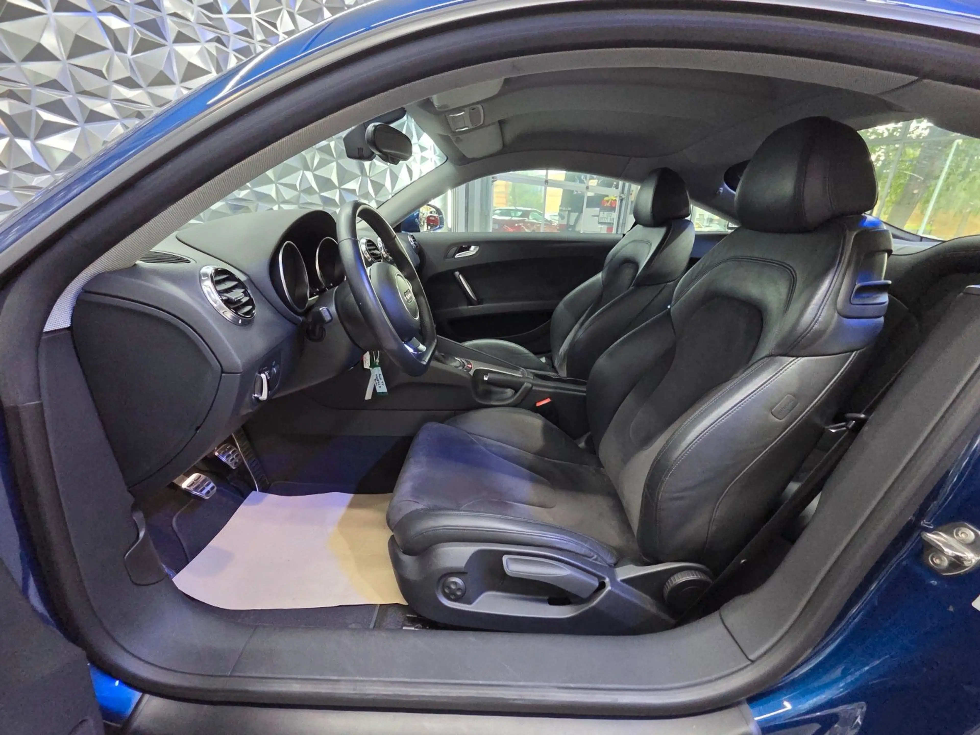 Audi TT Coupe/Roadster 2.0 TDI Coupe quattro S-Line — photo 12