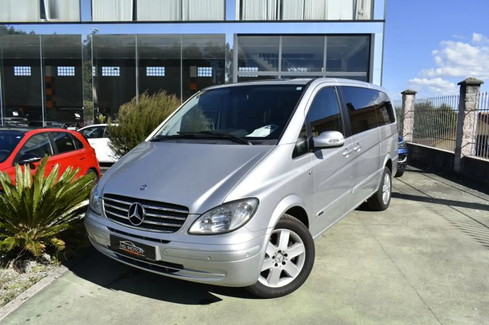 Mercedes-Benz Viano 3.0CDI Ambiente Larga Aut. Gris - 1