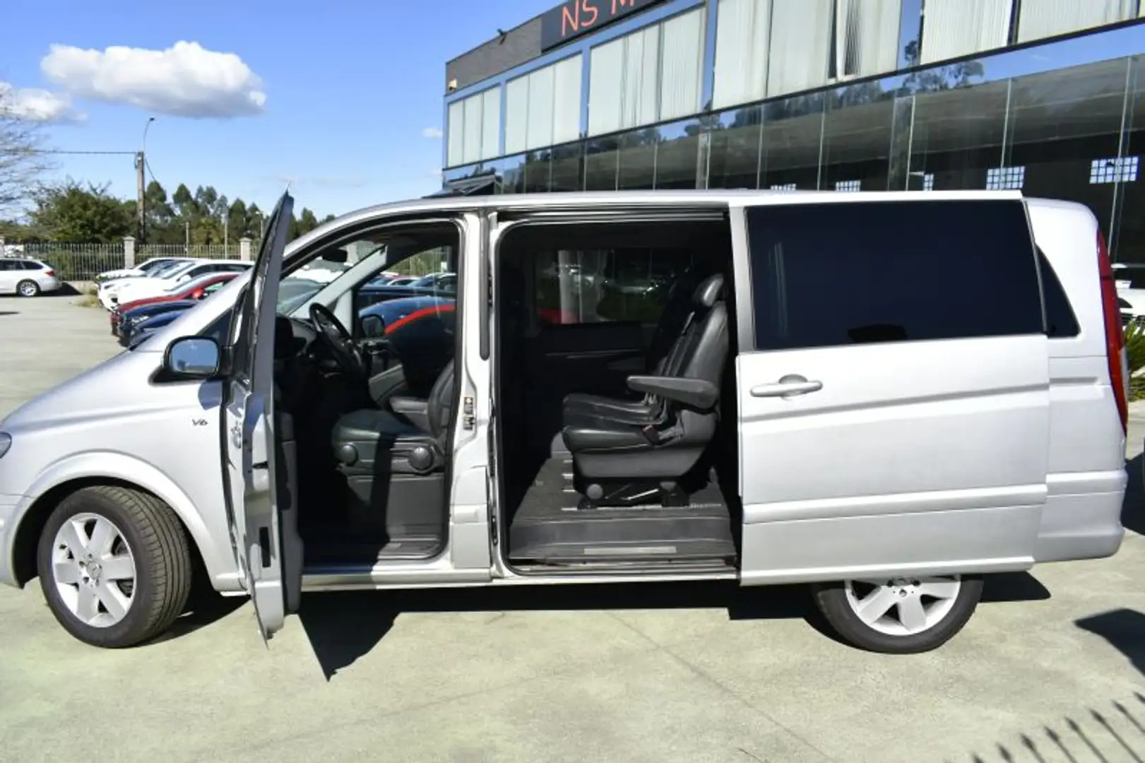 Mercedes-Benz Viano 3.0CDI Ambiente Larga Aut. Gris - 2