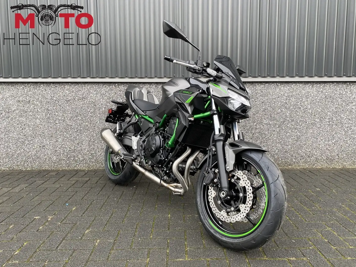 Kawasaki Z 650 PERFORMANCE Szürke - 2