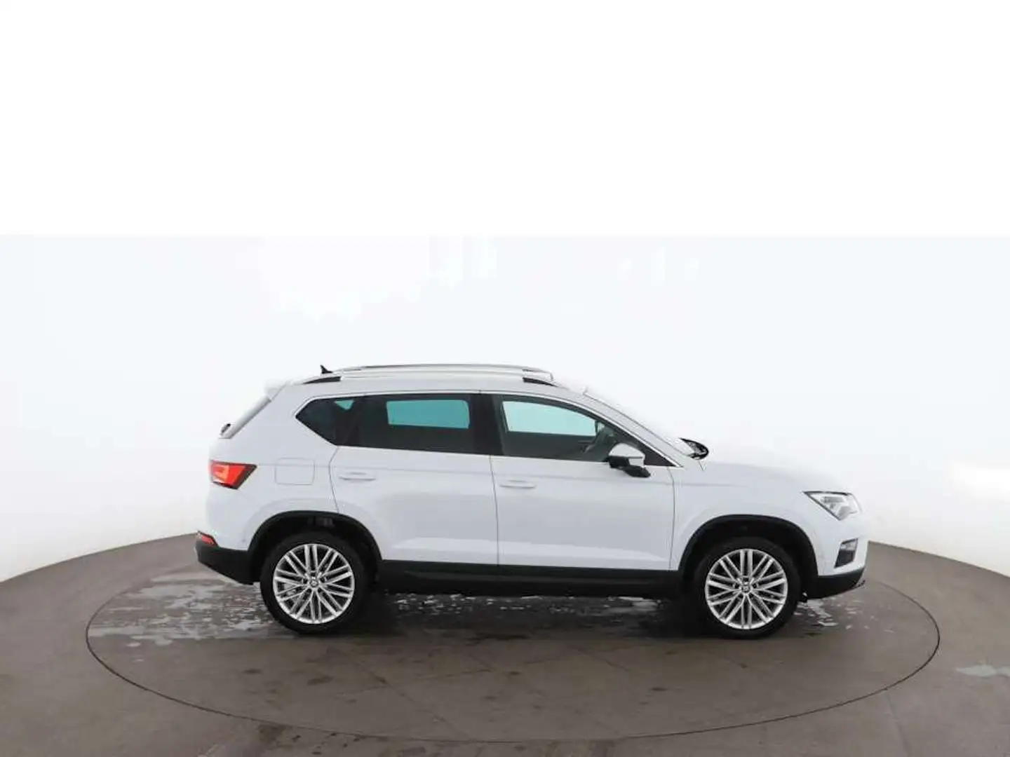 SEAT Ateca 2.0 TDI Xcellence Aut LED AHK SKY 360-CAM Fehér - 2