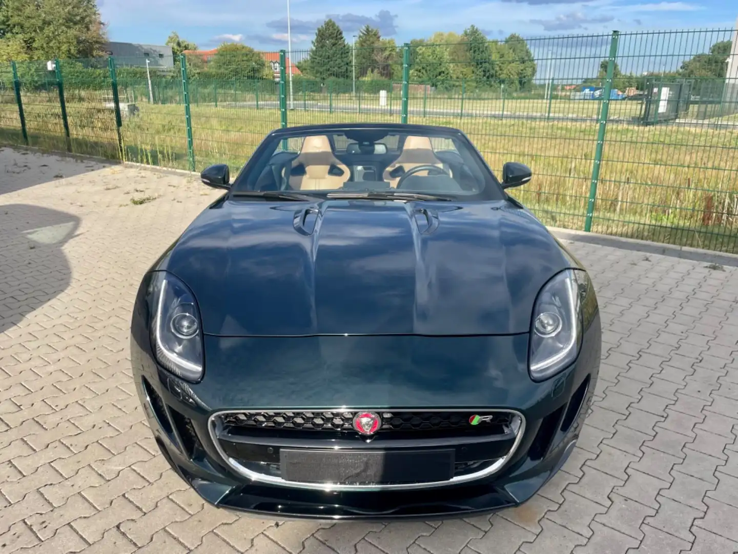 Jaguar F-Type R Cabrio SAGA Klappe mtl. Rate ab 399 € Grün - 2
