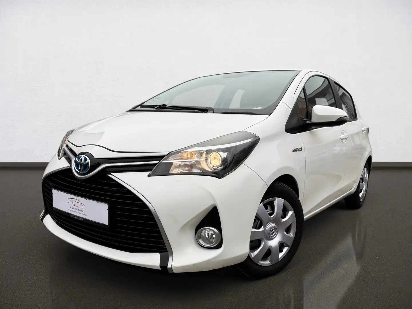 Toyota Yaris 1.5 Comfort Hybrid Automatik*Navi*Kamera* Weiß - 1