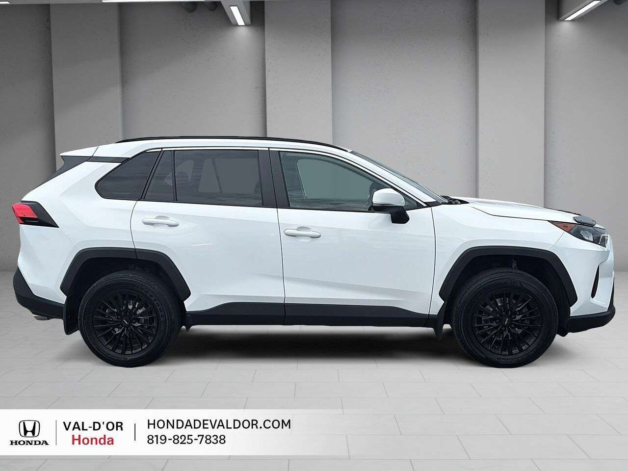 2021 Toyota RAV4 LE AWD BAS KM — снимка 1