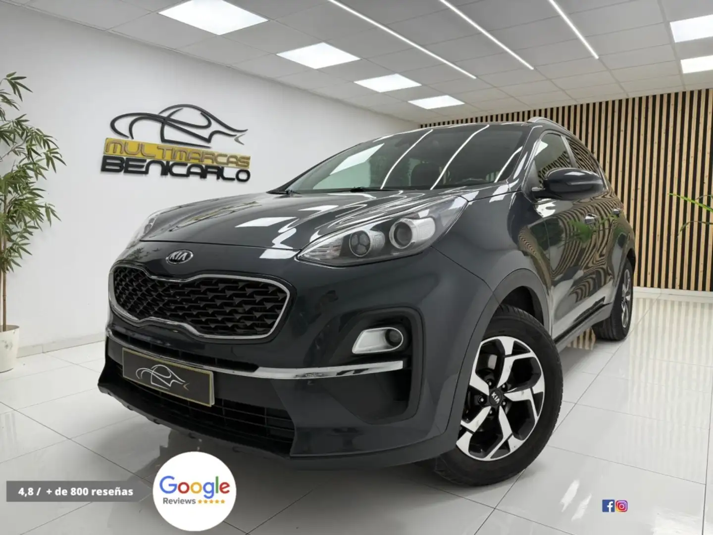 Kia Sportage 1.6 MHEV Drive Plus 4x2 136 Gris - 2
