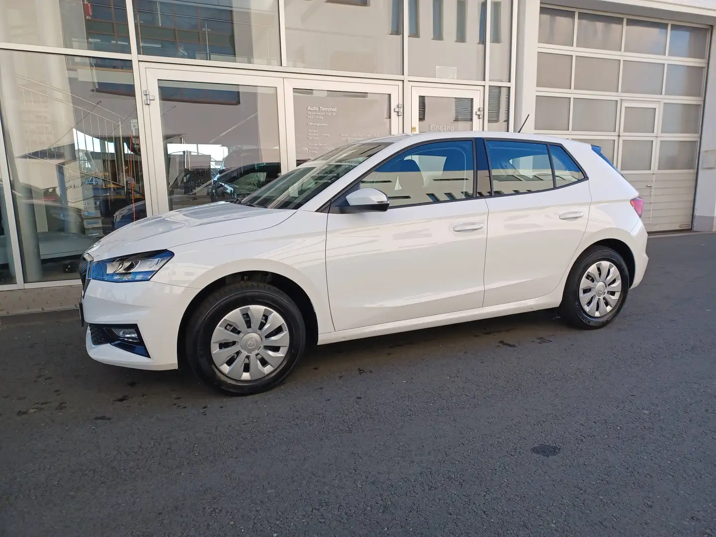 Skoda Fabia Essence Weiß - 1