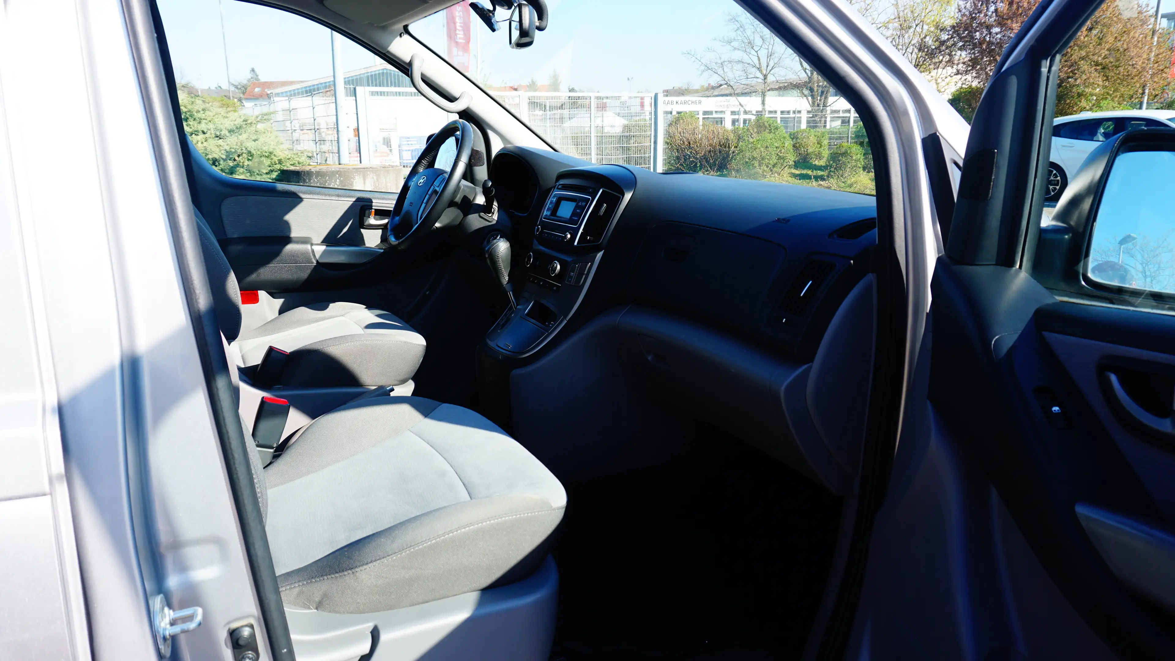 Hyundai H-1 PDC/8xSITZER/SHZ/R.KAMERA/KLIMA/AHK/USB — photo 9