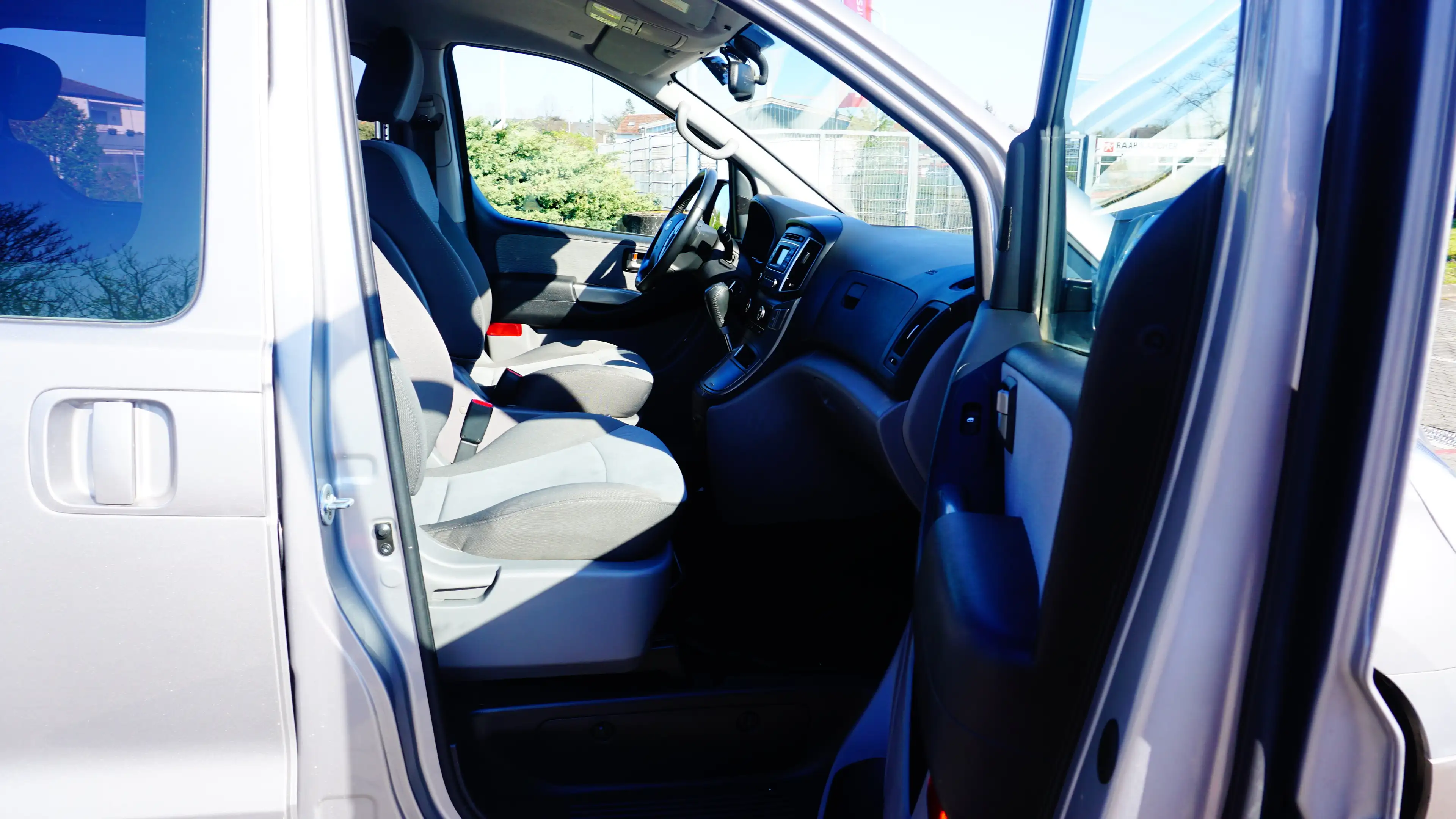 Hyundai H-1 PDC/8xSITZER/SHZ/R.KAMERA/KLIMA/AHK/USB — photo 10