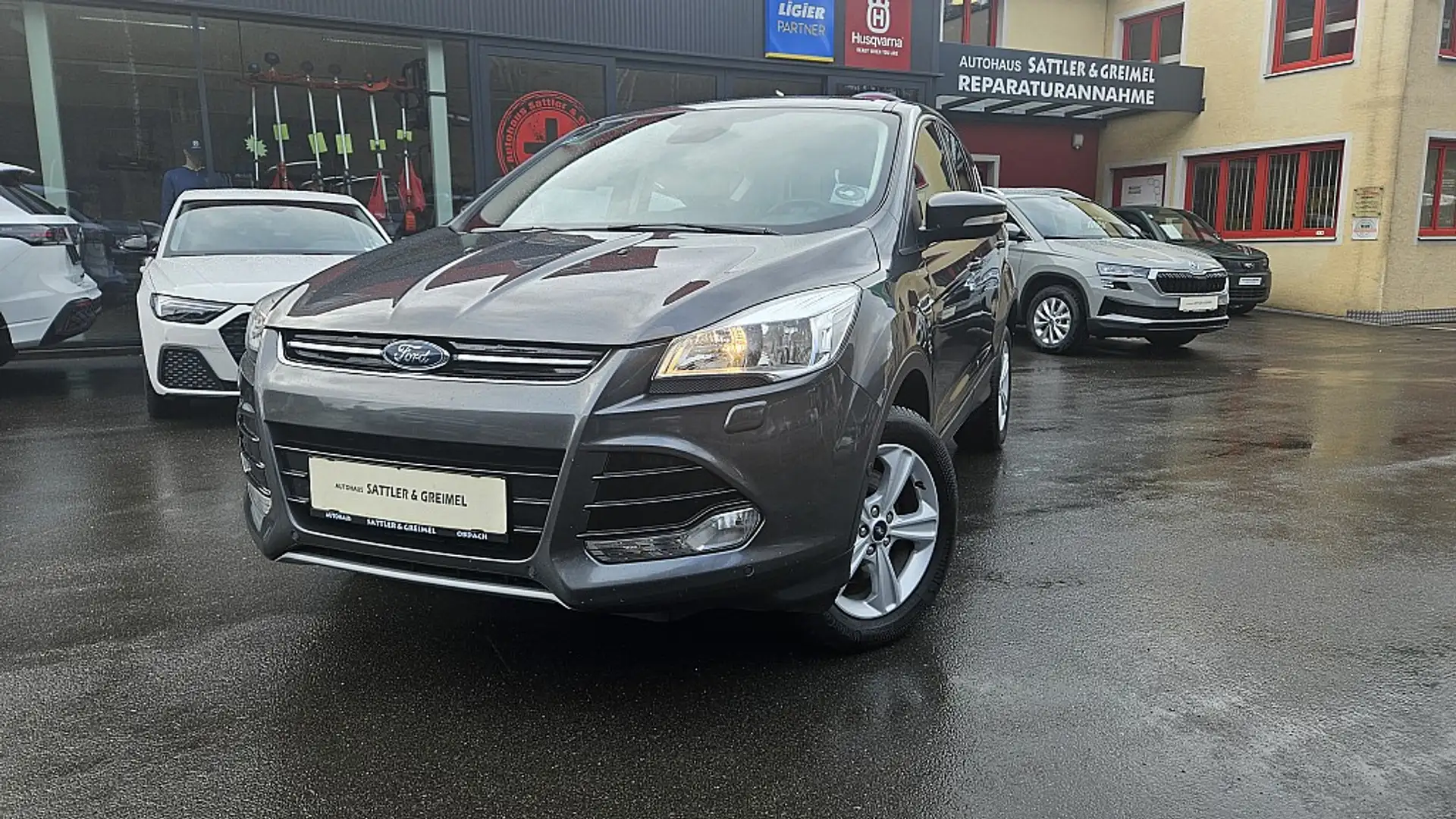 Ford Kuga 2,0 TDCi Titanium 4x4 Aut. Grau - 1