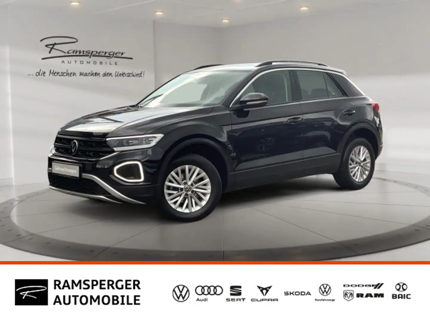 Volkswagen T-Roc 1.5 TSI DSG Life AHK ACC LED Navi Kamera Schwarz - 1
