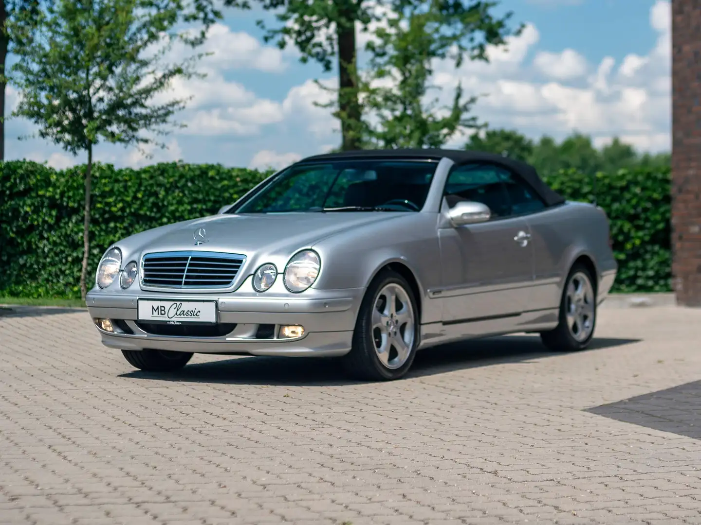 Mercedes-Benz CLK 230 Kompressor Cabrio, Final Edition Avantgarde, nur 36.700 KM, Scheckheft, Bestzustand Silber - 2
