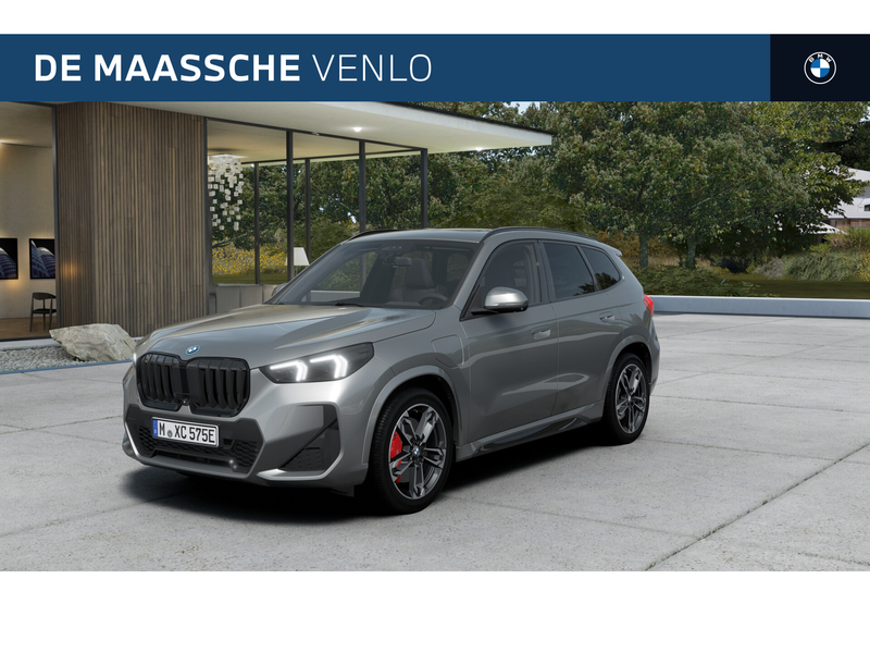BMW X1 xDrive25e M Sport Automaat / Panoramadak / Trekhaa
