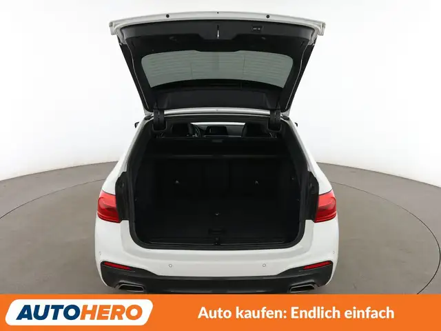 BMW 5 Series view 16