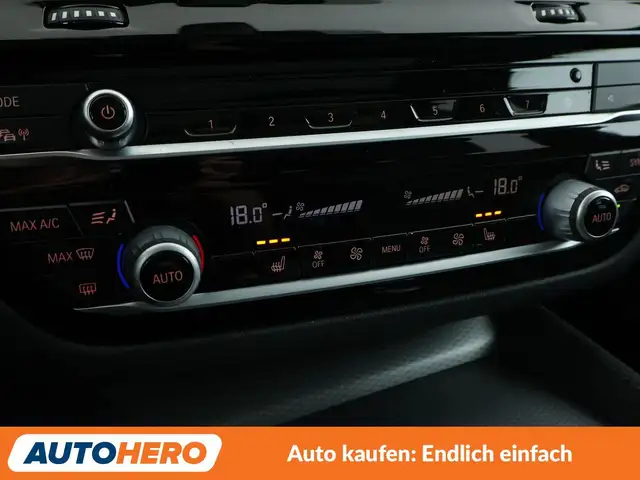 BMW 5 Series view 24