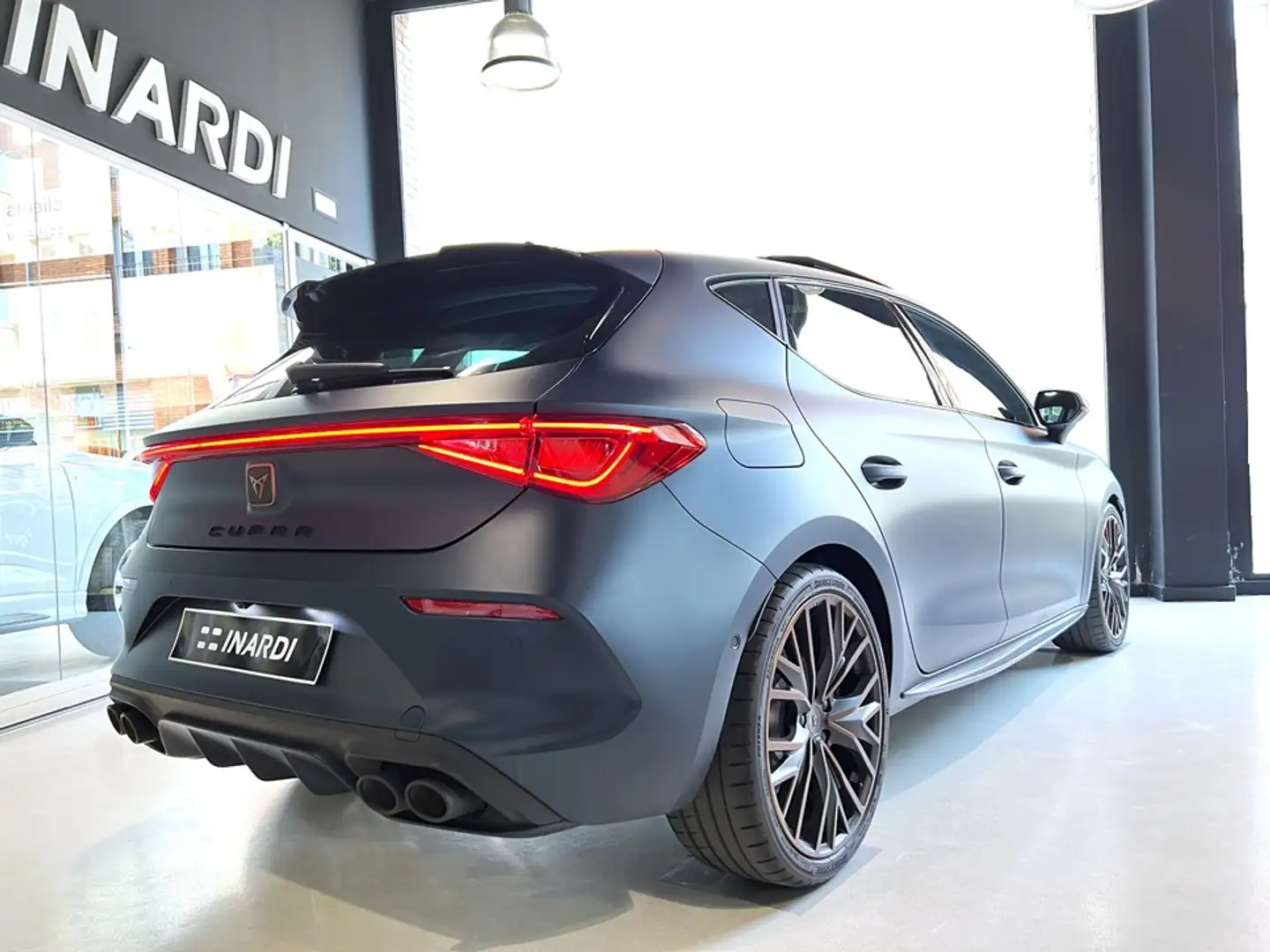 CUPRA Leon 2.0 TSI VZ CUP DSG 221Kw Gris - 2