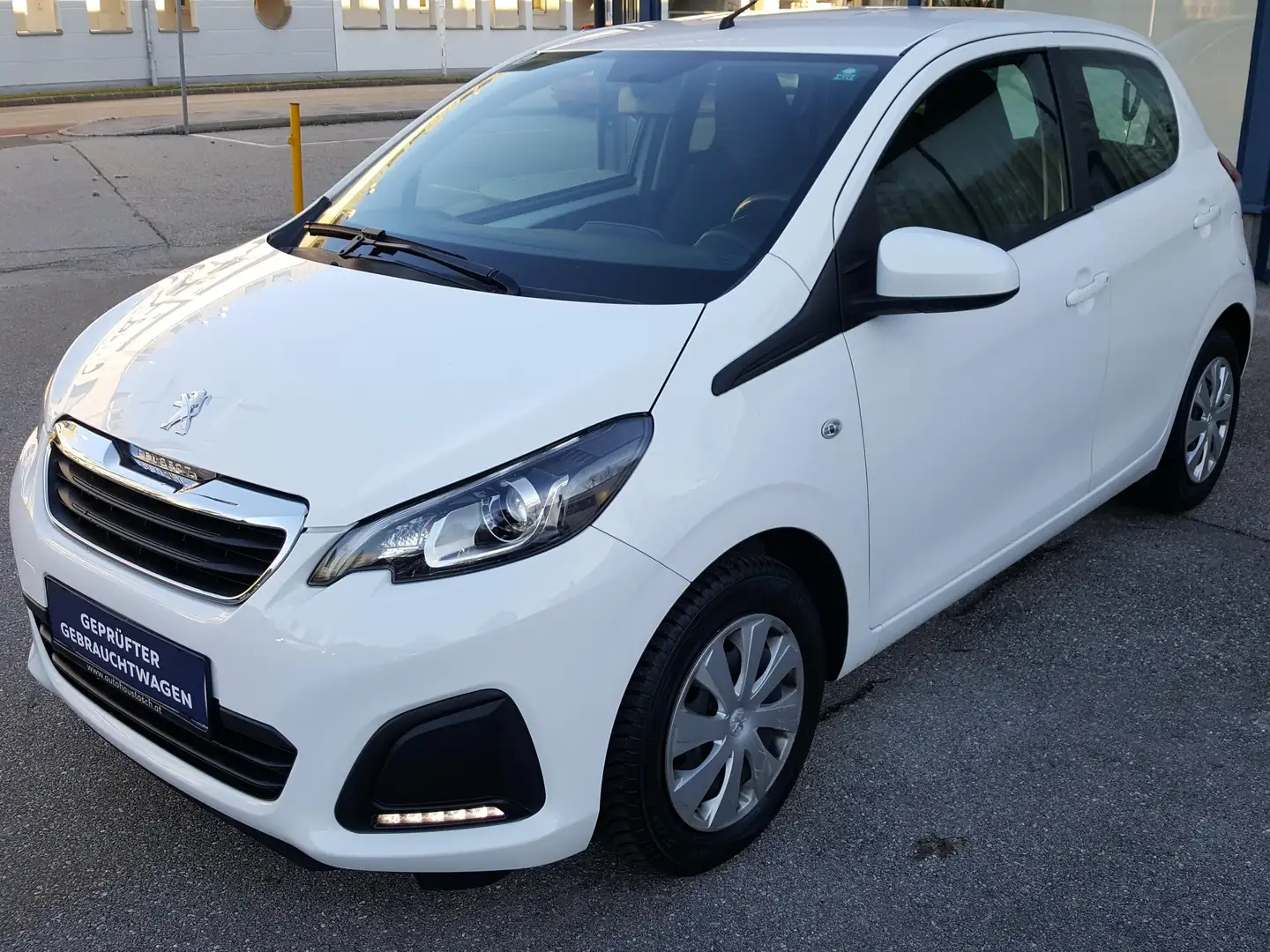 Peugeot 108 108 1,0 VTi 72 Active Active Weiß - 1