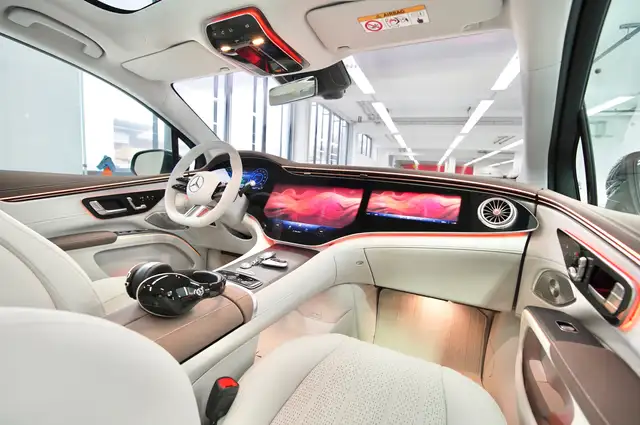 Mercedes-Benz EQS SUV EQS 450 4Matic SUV !M.2025/118 kWh! AMG PREMIUM +