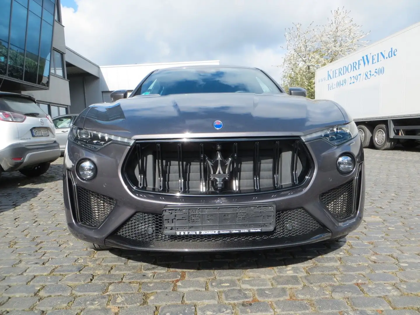 Maserati Levante Benzin 3.8 V8 427kW Trofeo Q4 Auto Grau - 2