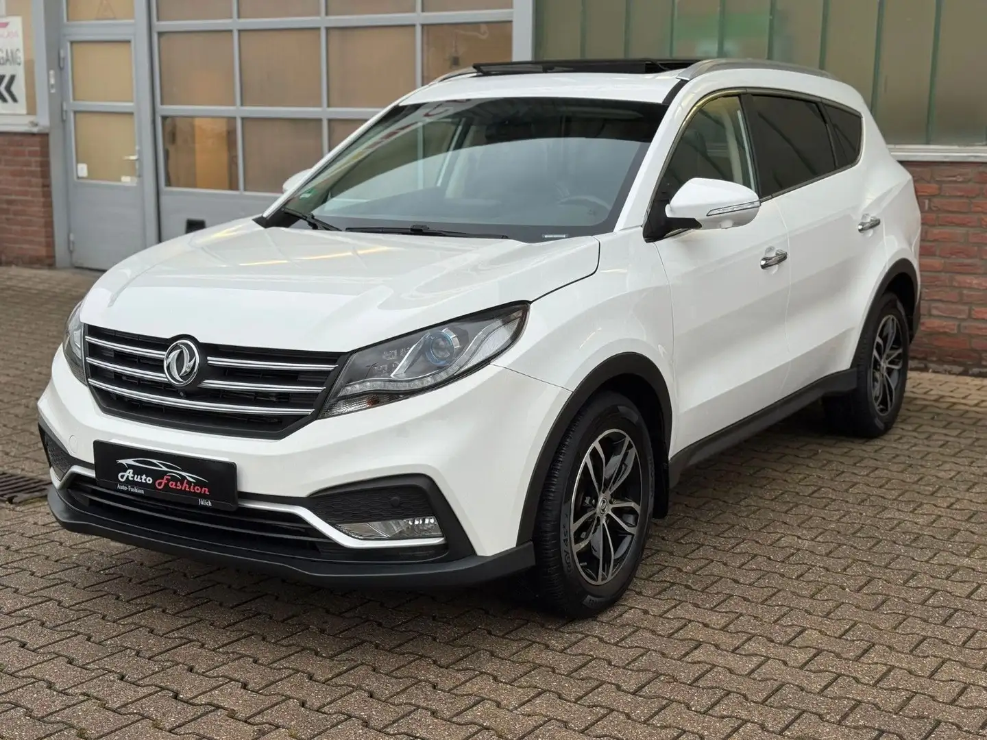 DFSK Fengon 580 Automatik 7-Sitze Pano 360° Kamera Weiß - 1