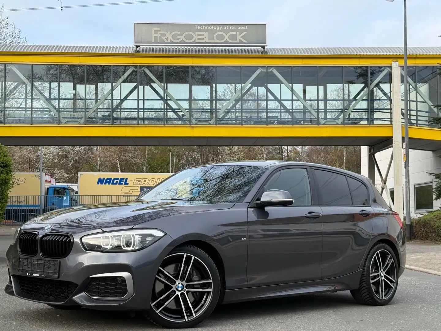 BMW 140 M140 i *XDRIVE*600PS+ DER WOLF IM SCHAFSPELZ* Grau - 1