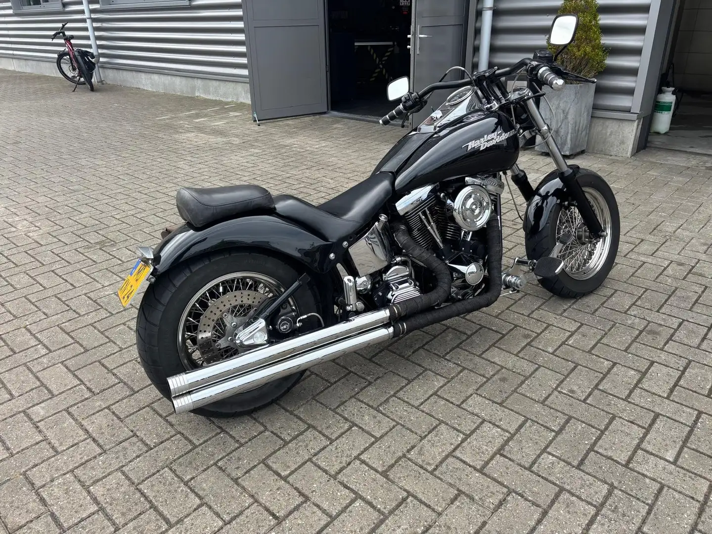 Harley-Davidson Softail FXSTC Custom 1340 Zwart - 1